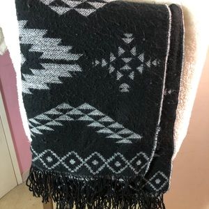 ✨ 2 FOR $15 ✨ - Garage Poncho Blanket Scarf